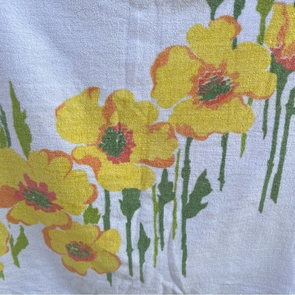 VTG MCM Poppies Fringed Oversized Bath Beach Pool Towel Vera Neumann? 35x58 FLAW